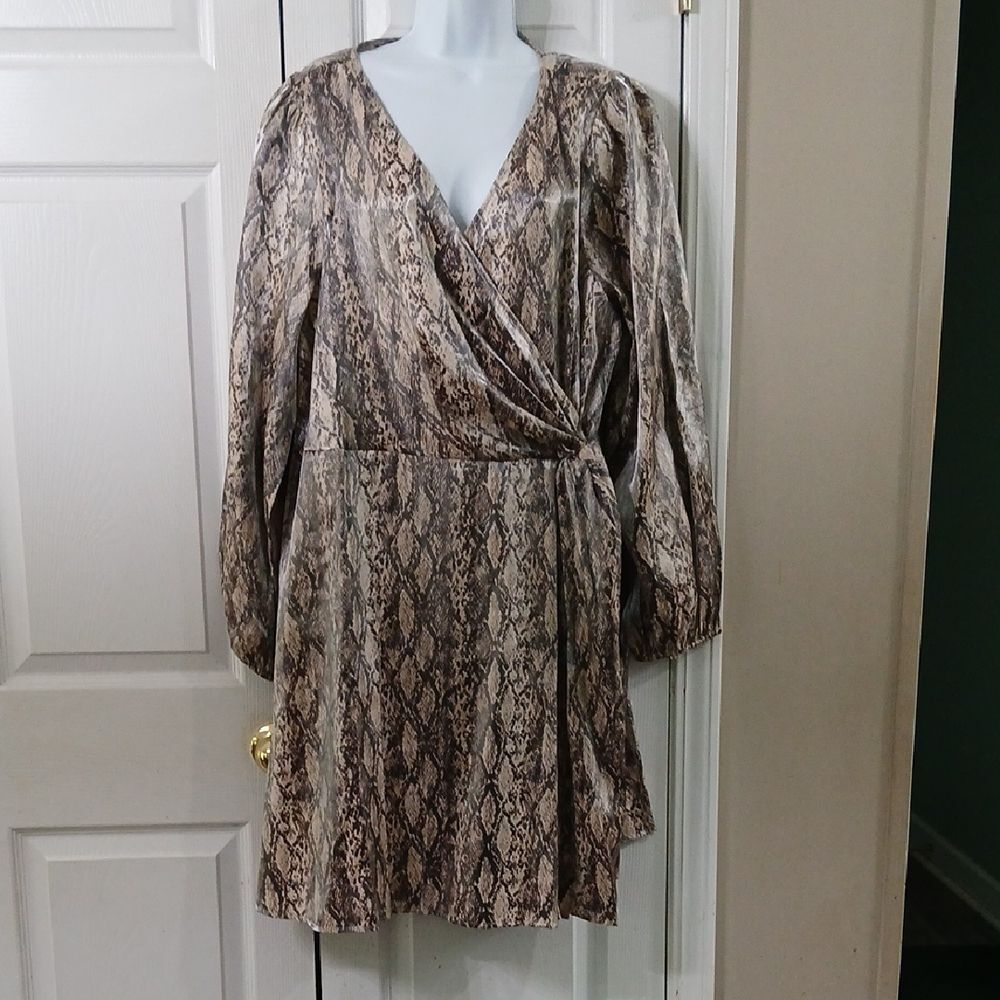 Ava & Viv snakeskin faux wrap long sleeve dress Sz 1X NWOT